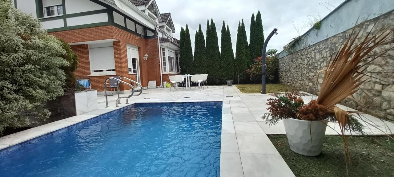 Chalet Con Piscina, Sauna Y Jacuzzi Cerca Del Mar A Media Hora De Bilbao Y Santander El Puente  エクステリア 写真