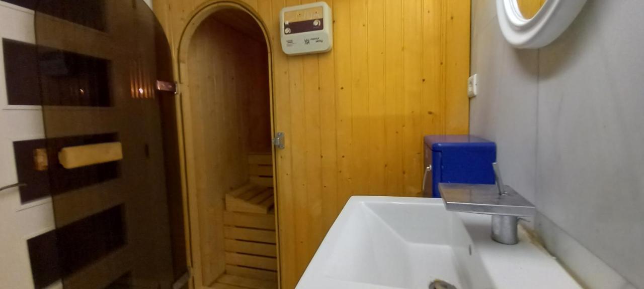 Chalet Con Piscina, Sauna Y Jacuzzi Cerca Del Mar A Media Hora De Bilbao Y Santander El Puente  エクステリア 写真